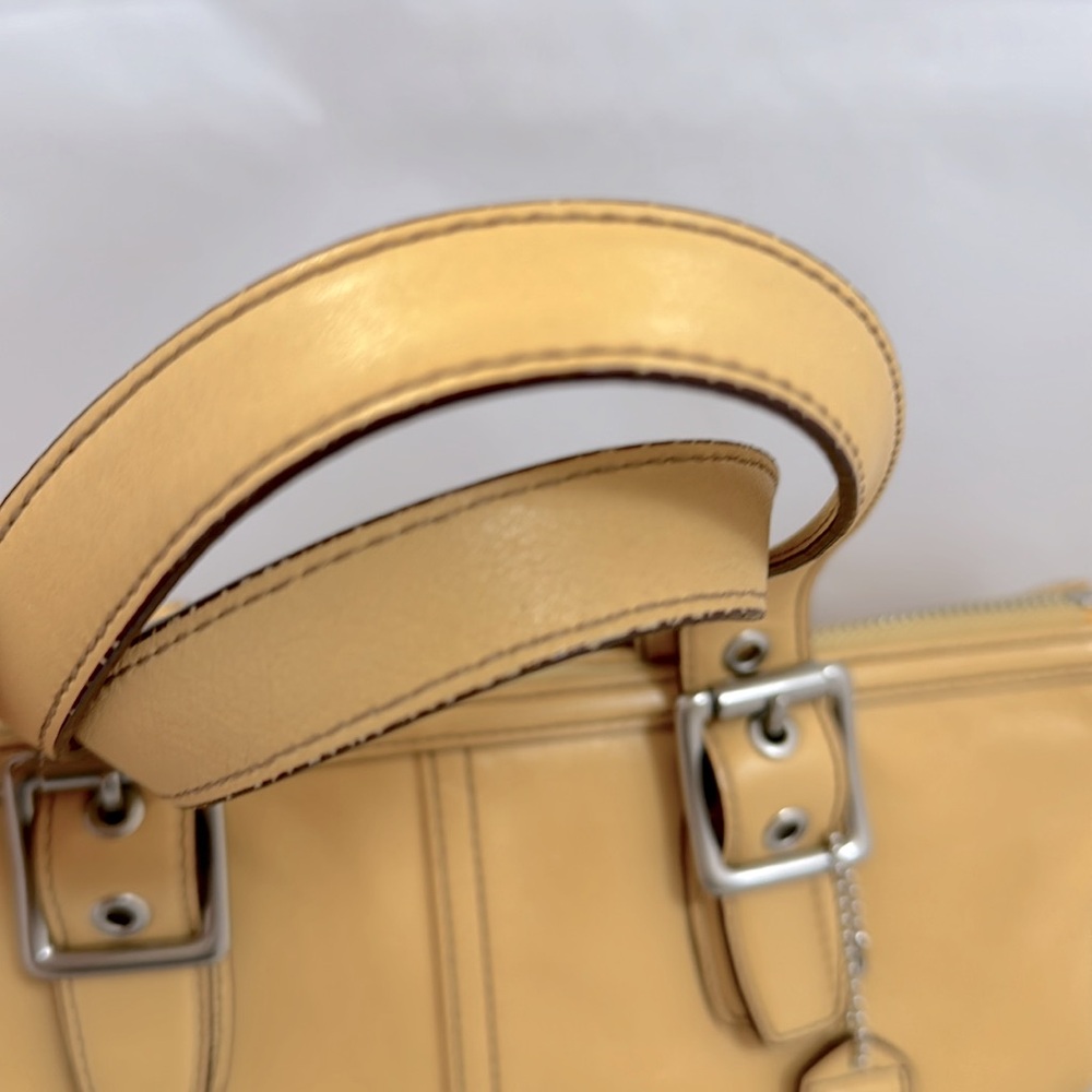 Vintage coach legacy bag 9545,soft creamy yellow leather. Exc. cond. & dust bag. - Picture 3 of 7